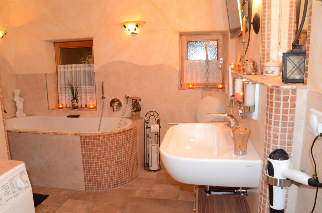 Suite Sinja Erlebnisferienwohnung Hausham Phòng bức ảnh